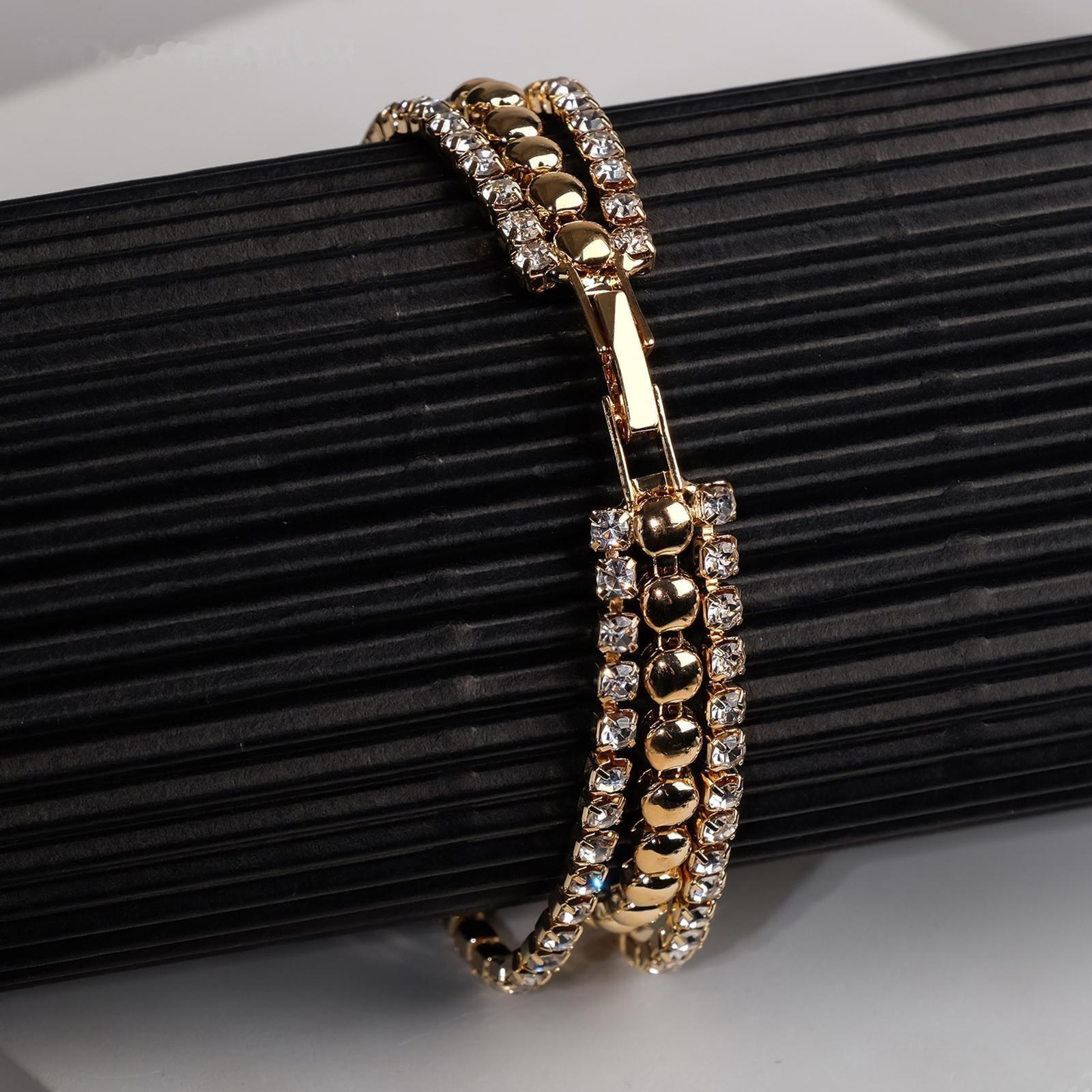 Браслет со стразами 