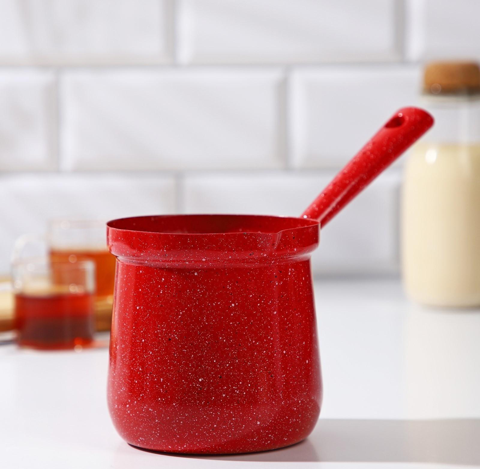 Турка Доляна «Мрамор рэд», 700 мл, d=10 см, пластиковая ручка, антипригарное покрытие, индукция, цвет красный