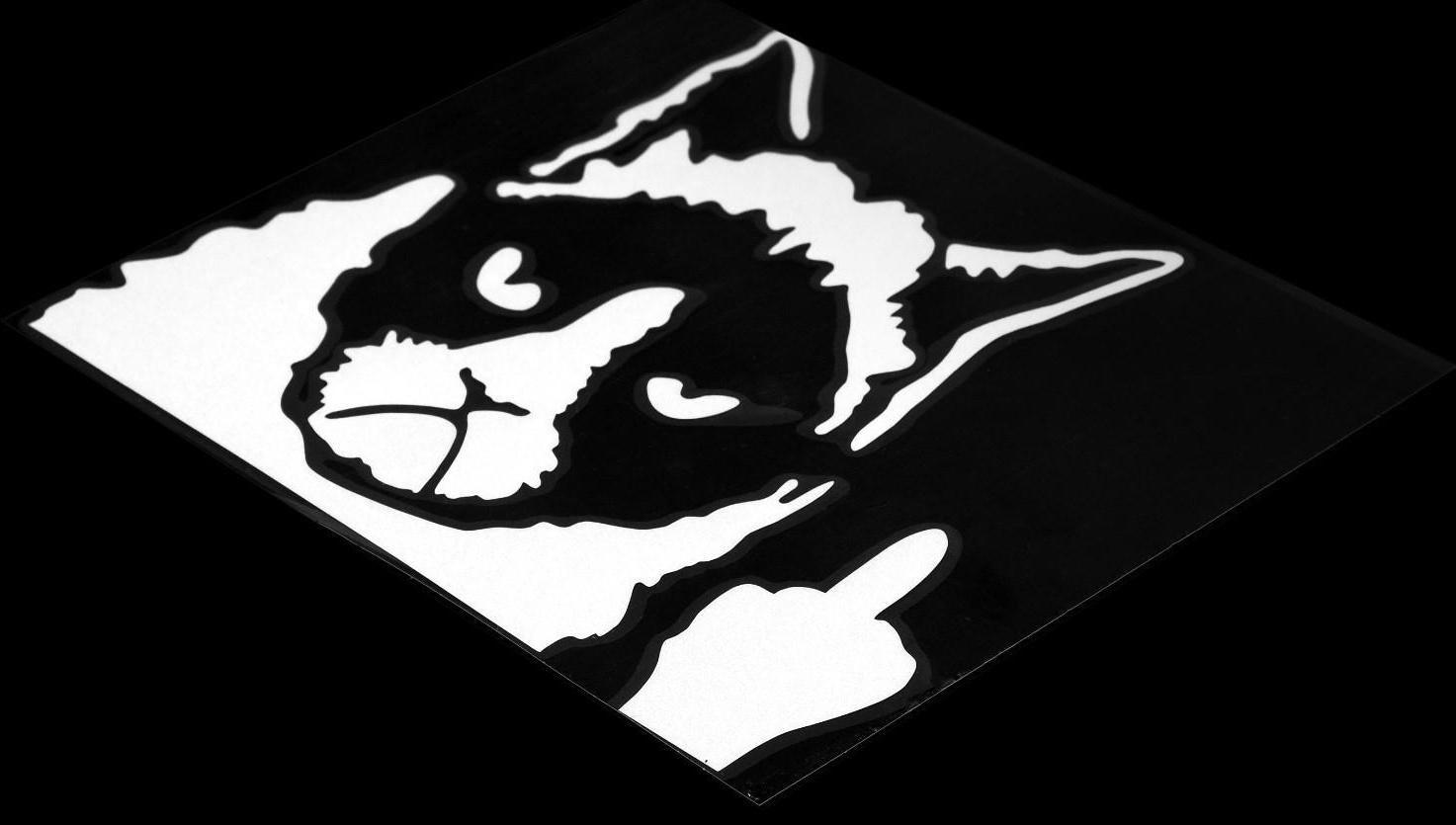 Наклейка на авто 10 х 13 см, светоотражающая, 