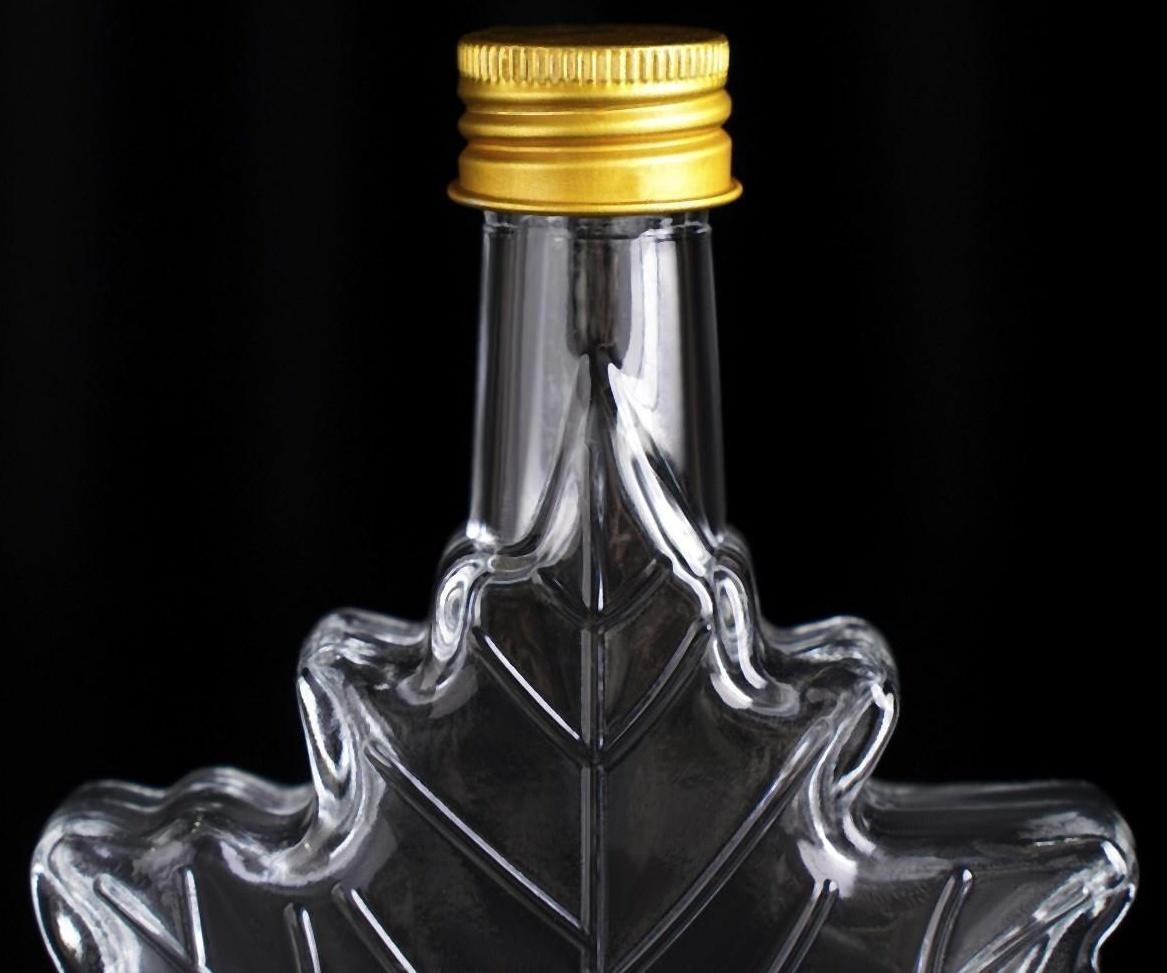 Бутылка стеклянная «Клён», 100 мл, 10×3,5×14 см