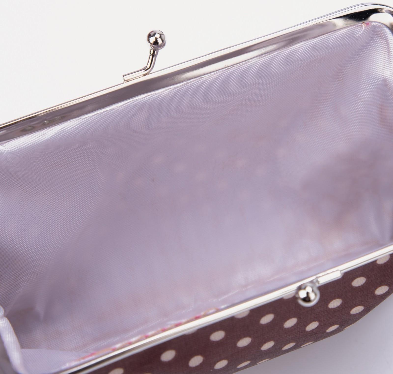 Косметичка на фермуаре, цвет коричневый