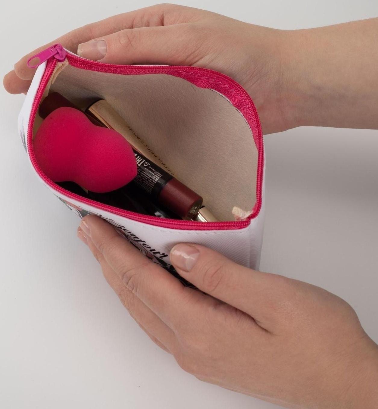 Косметичка на молнии, цвет белый