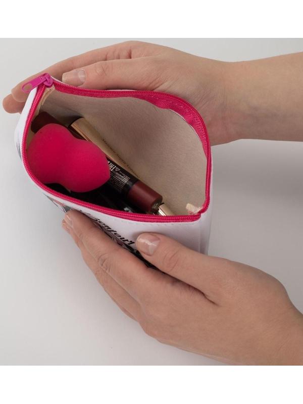 Косметичка на молнии, цвет белый