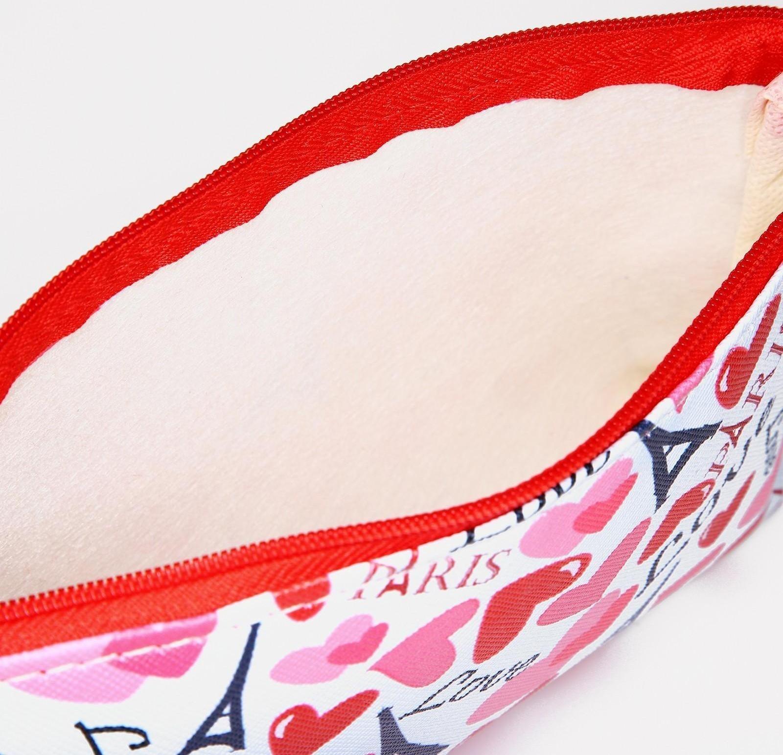 Косметичка на молнии, цвет белый