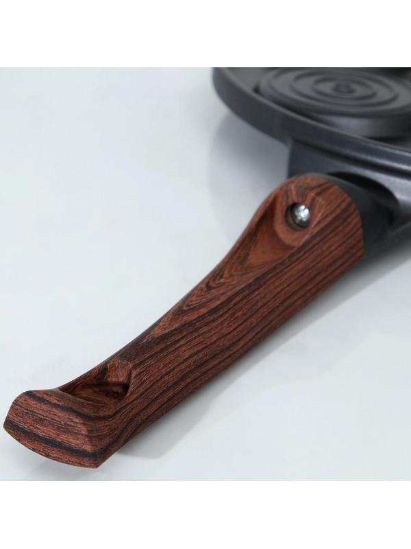 Сковорода-оладница литая Доляна «Смайлы», d=26 см, ручка soft-touch, цвет чёрный