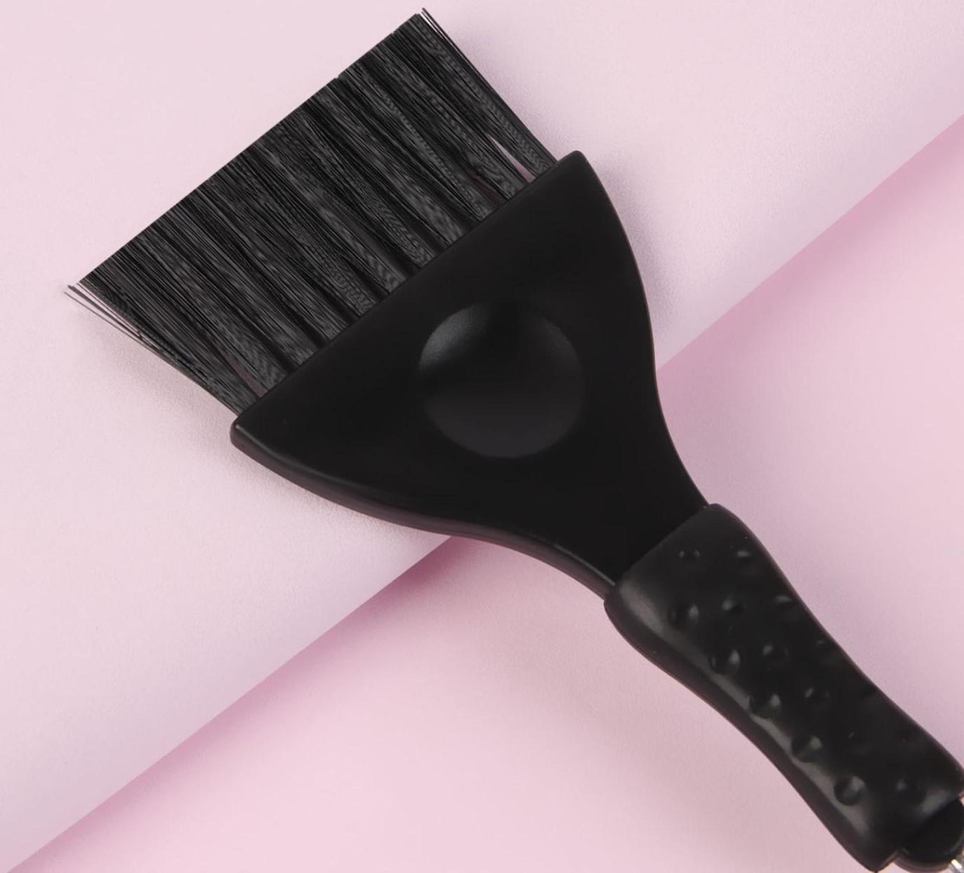 Кисть для окрашивания волос, 23 х 6 см, цвет чёрный