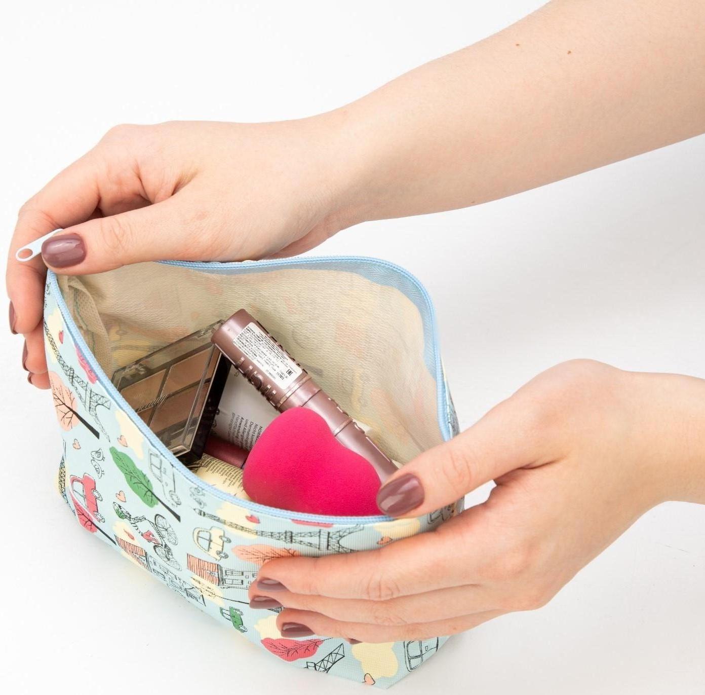 Косметичка на молнии, цвет голубой