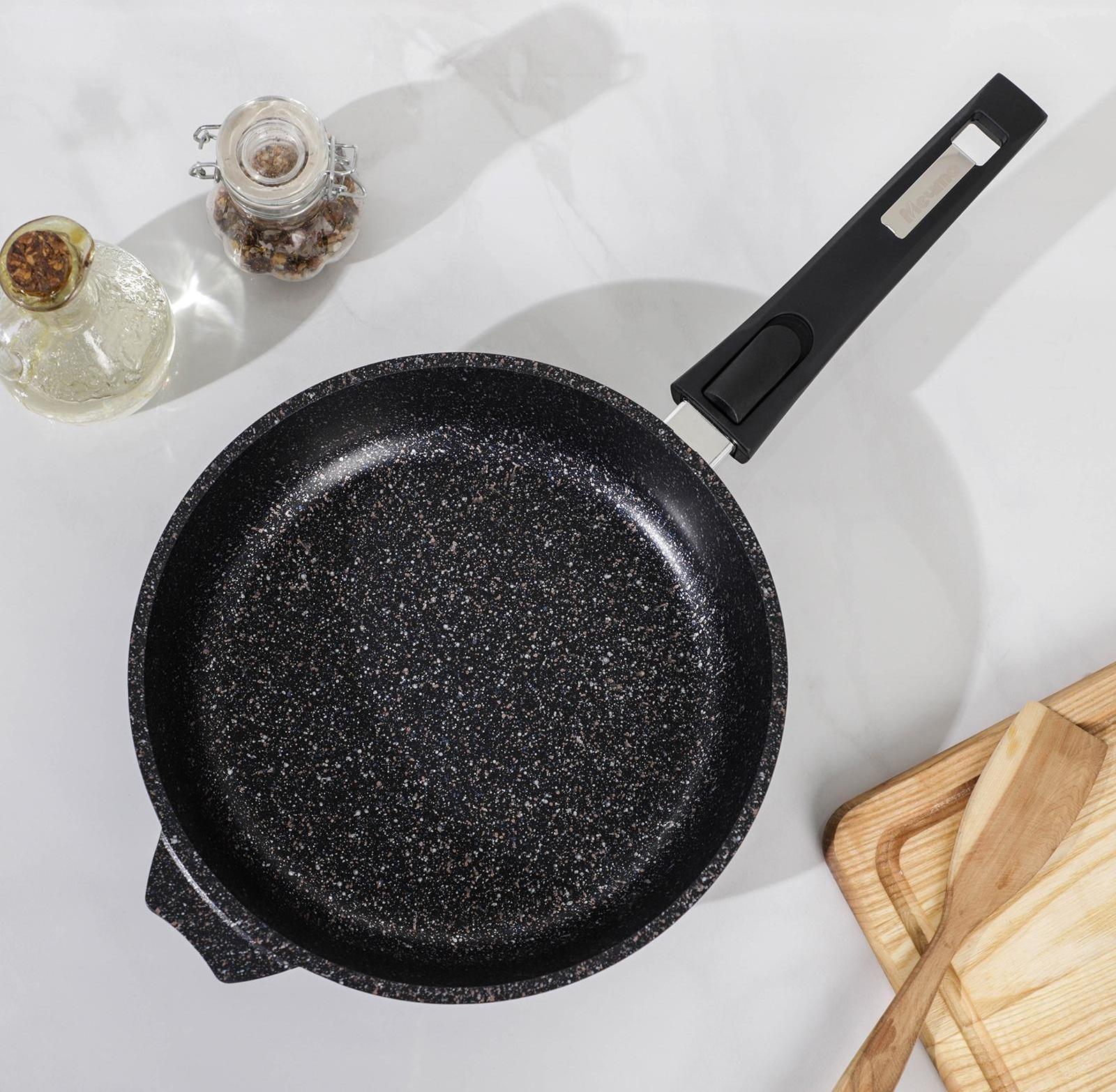 Сковорода «Гранит Star», d=24 см, съёмная ручка, антипригарное покрытие, цвет чёрный