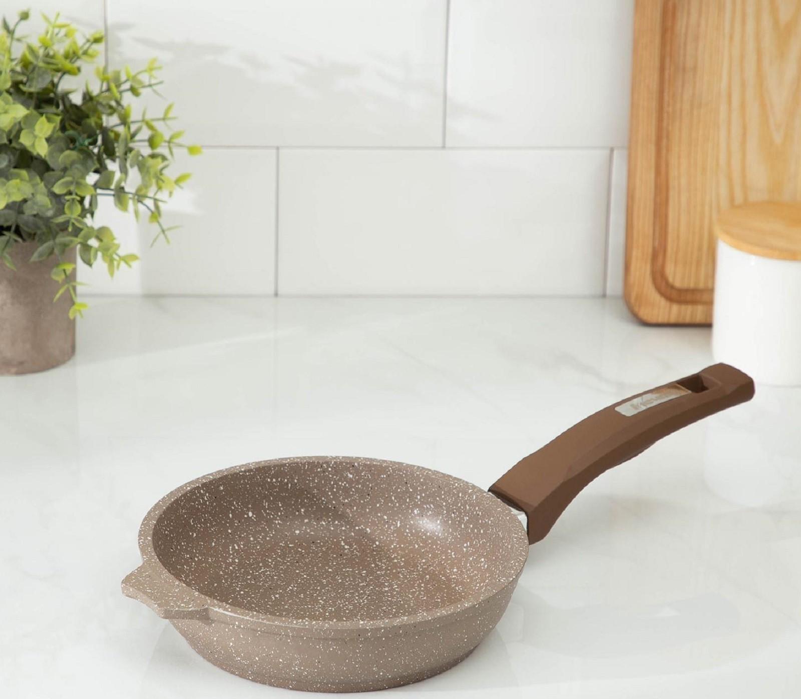Сковорода «Гранит Brown», d=18 см, пластиковая ручка, антипригарное покрытие, цвет коричневый