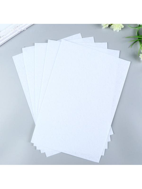 Фетр  жесткий  1 мм 20х30 см   белый