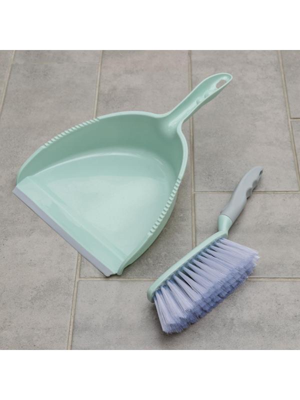Набор для уборки, 5 предметов: совок, 3 щётки, водосгон, цвет МИКС
