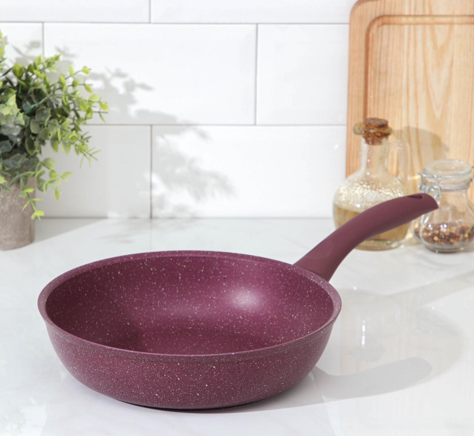 Сковорода Trendy style, d=24 см, пластиковая ручка, антипригарное покрытие, цвет фиолетовый