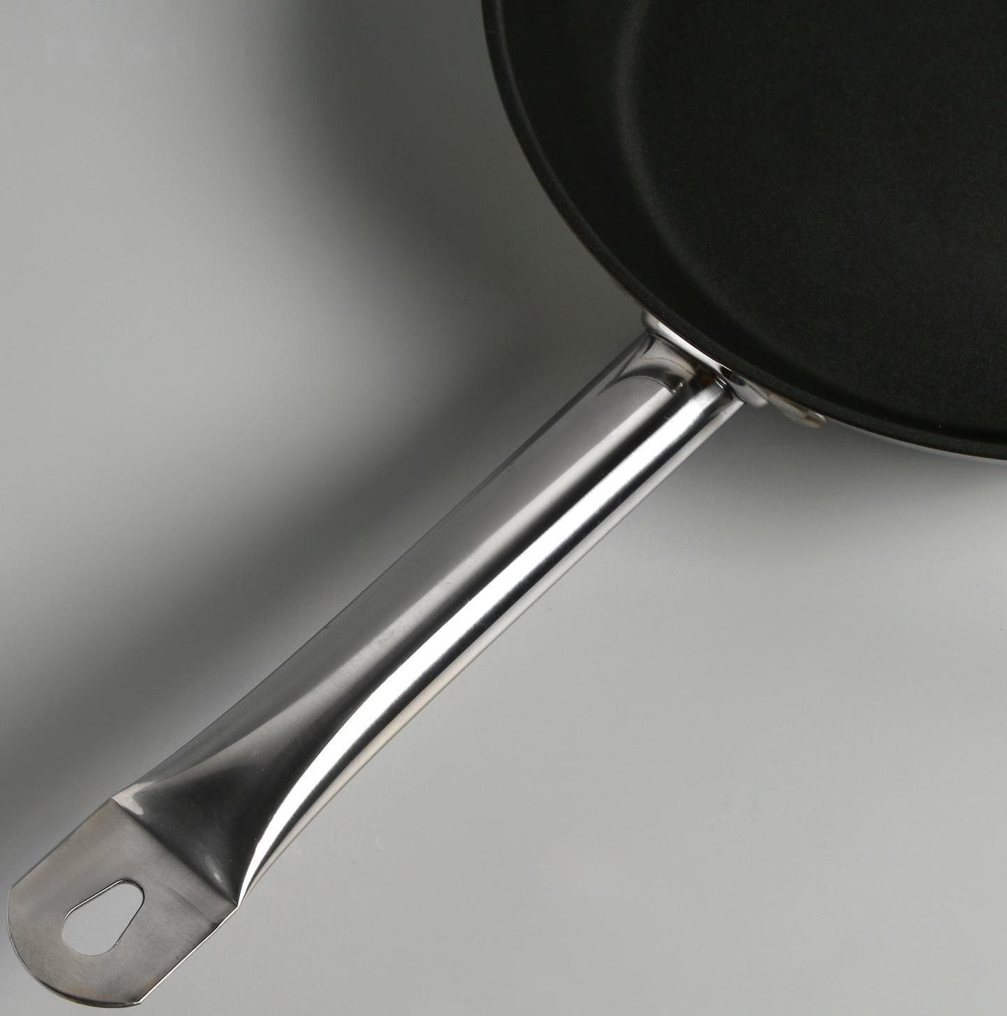 Сковорода «Общепит», d=26 см, толщина корпуса 0,6 мм, дно 3,5 мм, с теплораспределительным слоем, антипригарное покрытие, индукция, цвет металлик