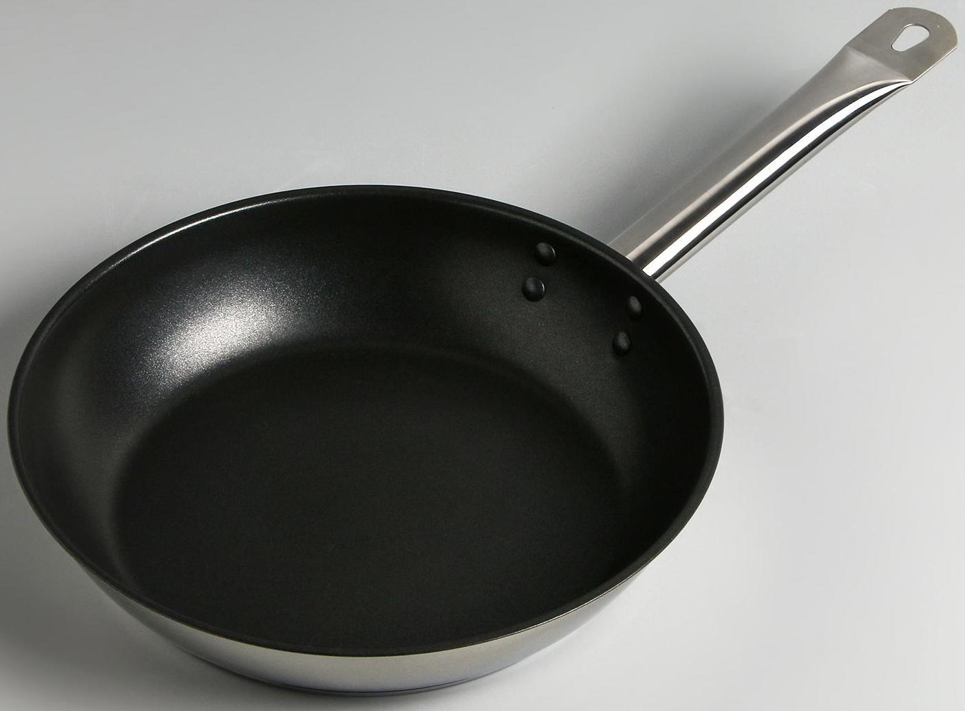 Сковорода «Общепит», d=26 см, толщина корпуса 0,6 мм, дно 3,5 мм, с теплораспределительным слоем, антипригарное покрытие, индукция, цвет металлик