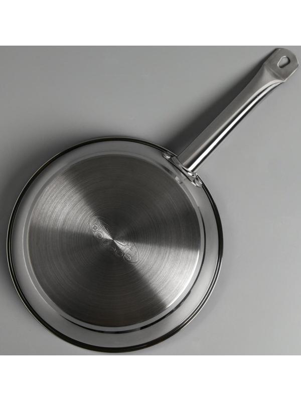 Сковорода «Общепит», d=26 см, толщина корпуса 0,6 мм, дно 3,5 мм, с теплораспределительным слоем, антипригарное покрытие, индукция, цвет металлик