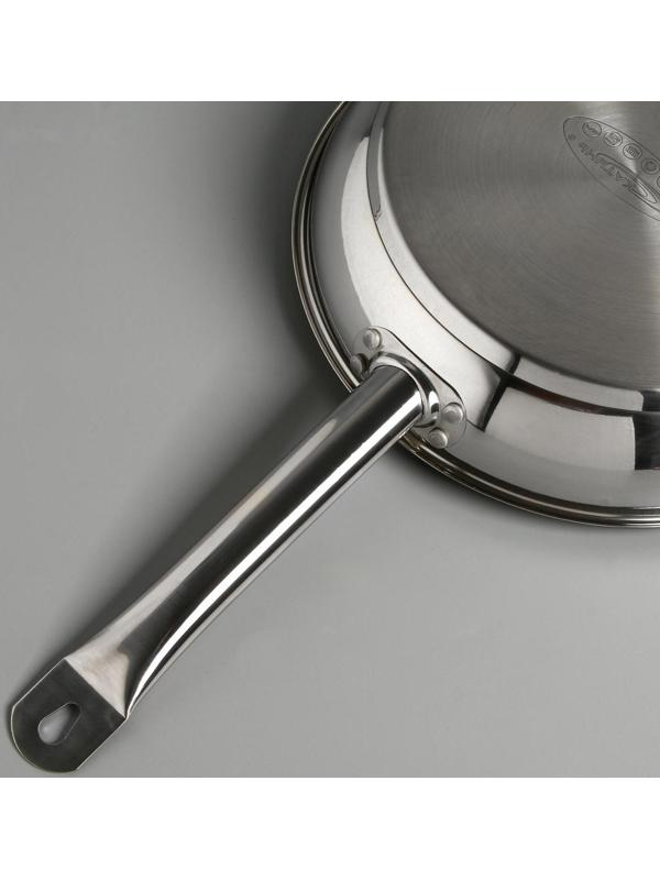 Сковорода «Общепит», d=28 см, толщина корпуса 0,6 мм, дно 3,5 мм, с теплораспределительным слоем, антипригарное покрытие, индукция, цвет металлик