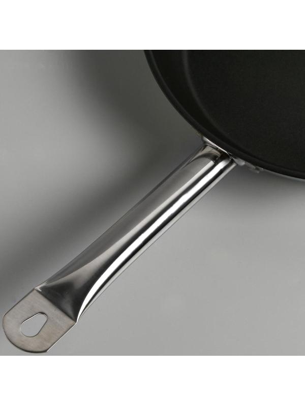 Сковорода «Общепит», d=28 см, толщина корпуса 0,6 мм, дно 3,5 мм, с теплораспределительным слоем, антипригарное покрытие, индукция, цвет металлик