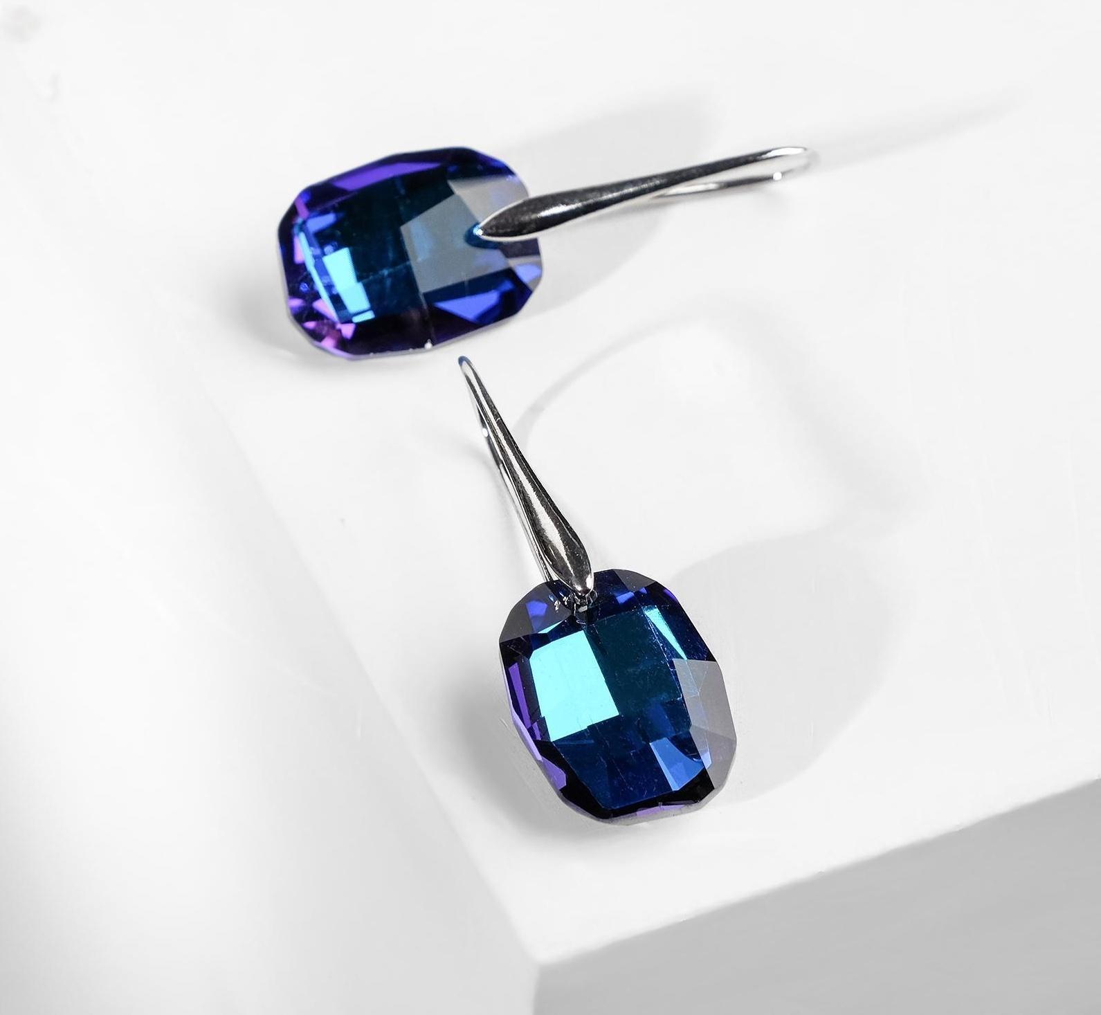 Серьги со стразами 