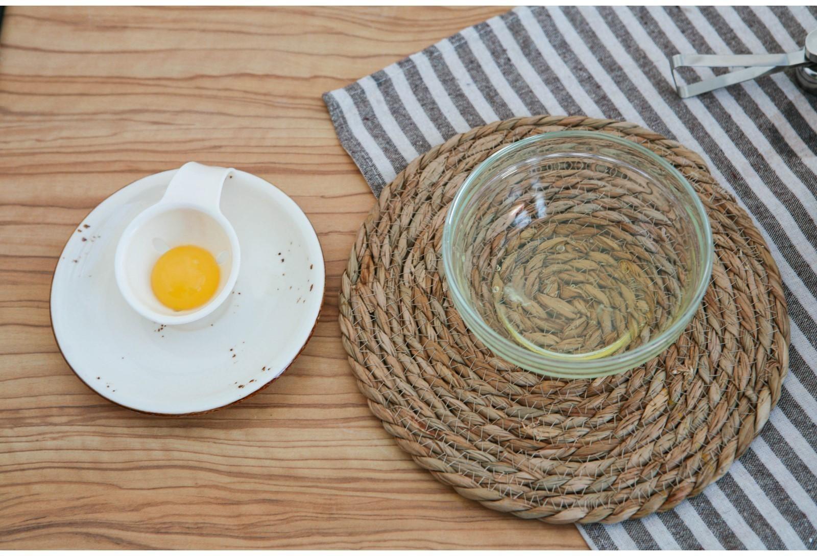 Разделитель для яиц с фиксатором, 11×7,5×3,5 см, цвет белый