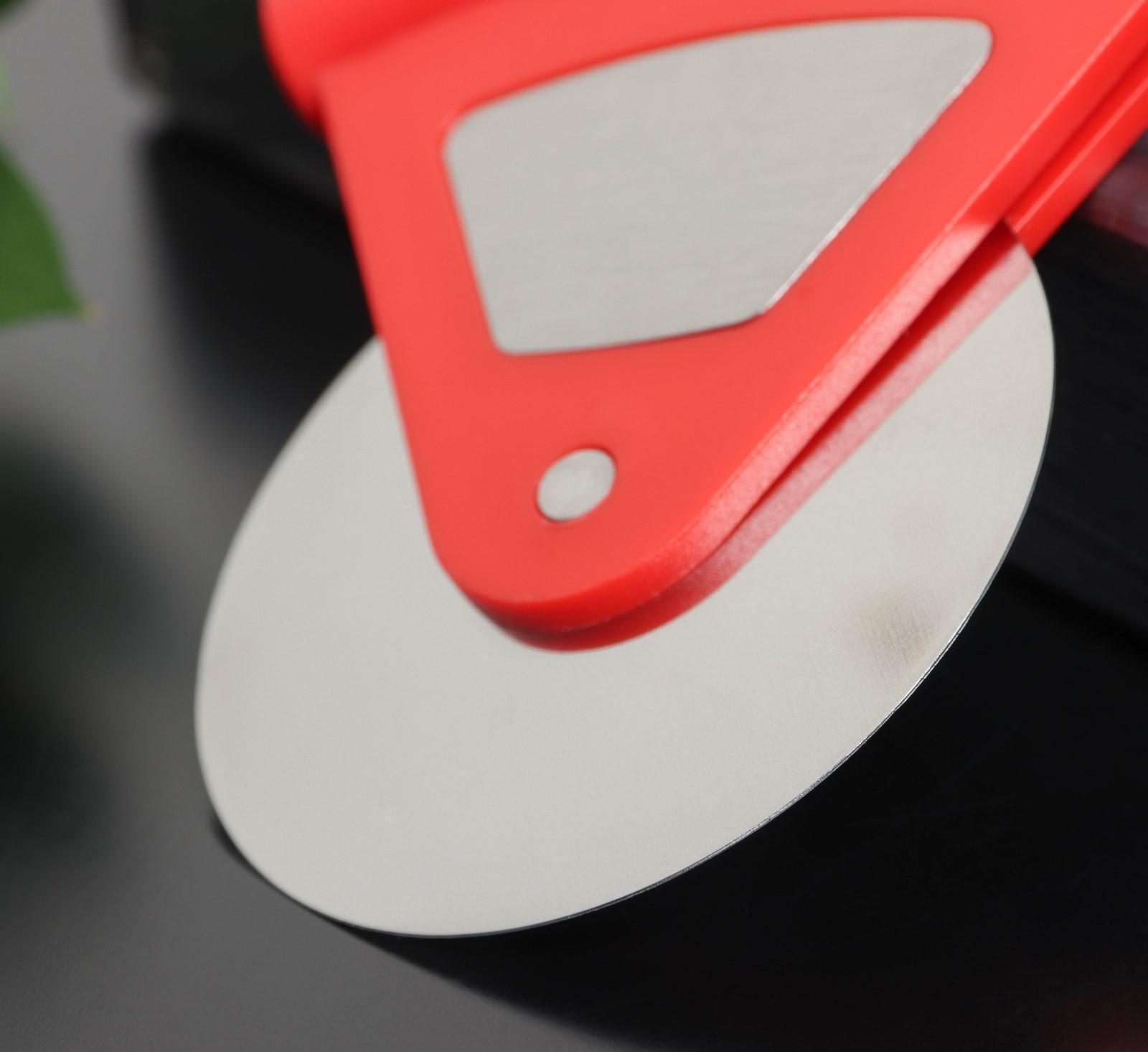 Нож для пиццы и теста «Бегунок», d=7,5 см, нержавеющая сталь, цвет МИКС