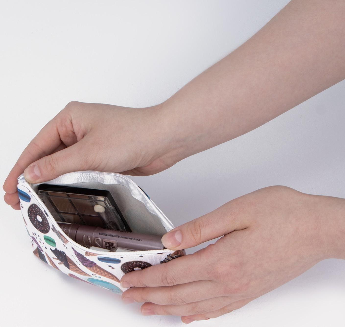 Косметичка на молнии, цвет белый/разноцветный