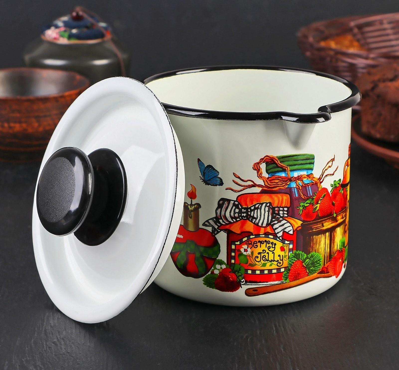 Кружка с носиком, 1 л, с крышкой, деколь МИКС, цвет белый