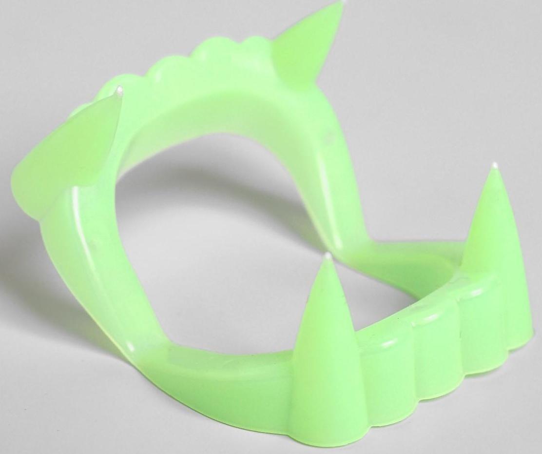 Челюсть «Вампир», цвет зелёный