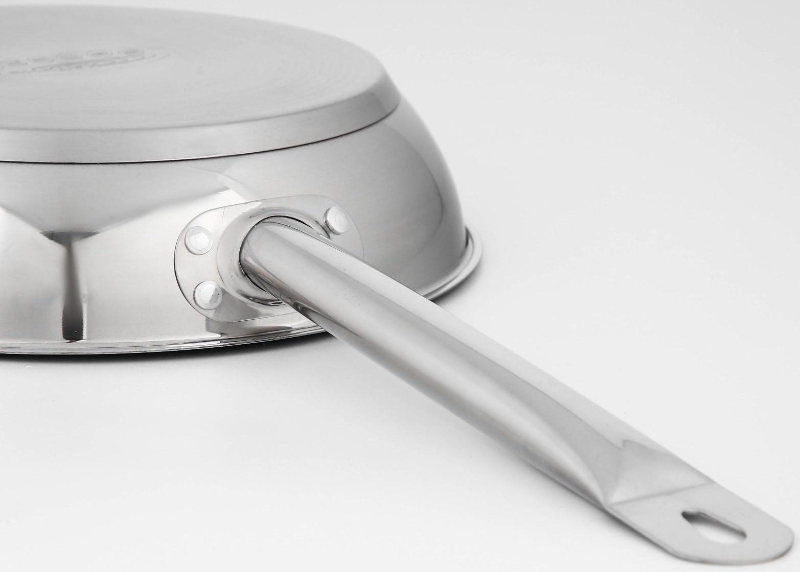 Сковорода «Общепит», d=26 см, корпус 0,6 мм, дно 3,5 мм, с теплораспределительным слоем, металлическая ручка, индукция, цвет хромированный