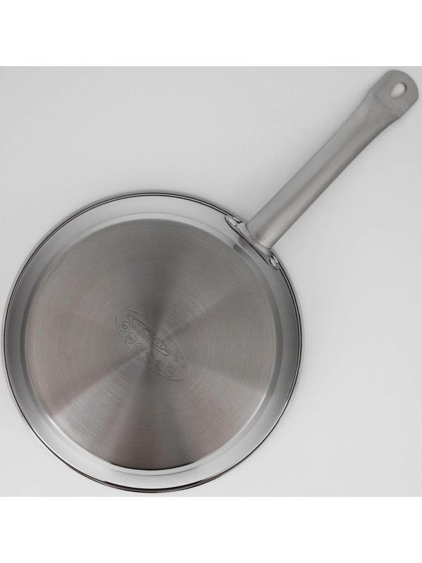 Сковорода «Общепит», d=26 см, корпус 0,6 мм, дно 3,5 мм, с теплораспределительным слоем, металлическая ручка, индукция, цвет хромированный