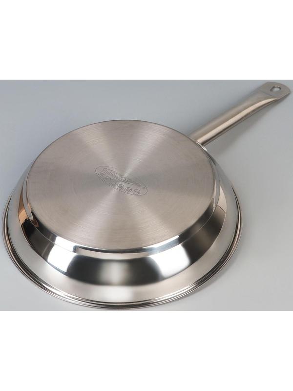 Сковорода «Общепит», d=28 см, корпус 0,6 мм, дно 3,5 мм, с теплораспределительным слоем, металлическая ручка, индукция, цвет хромированный