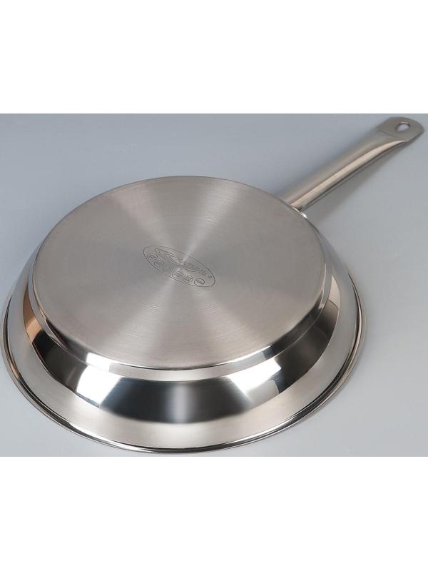 Сковорода «Общепит», d=30 см, корпус 0,6 мм, дно 3,5 мм, с теплораспределительным слоем, металлическая ручка, индукция, цвет хромированный