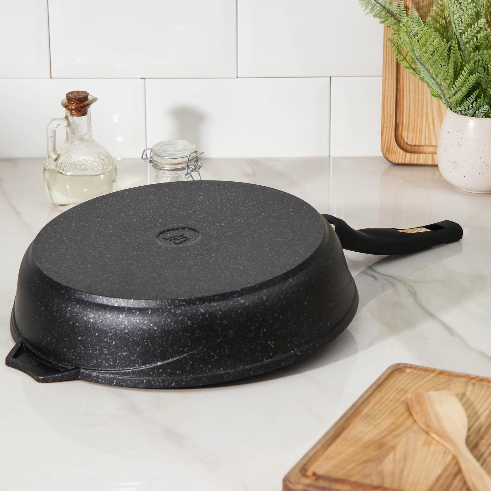 Сковорода «Гранит Star», d=30 см, пластиковая ручка, стеклянная крышка, антипригарное покрытие, цвет чёрный