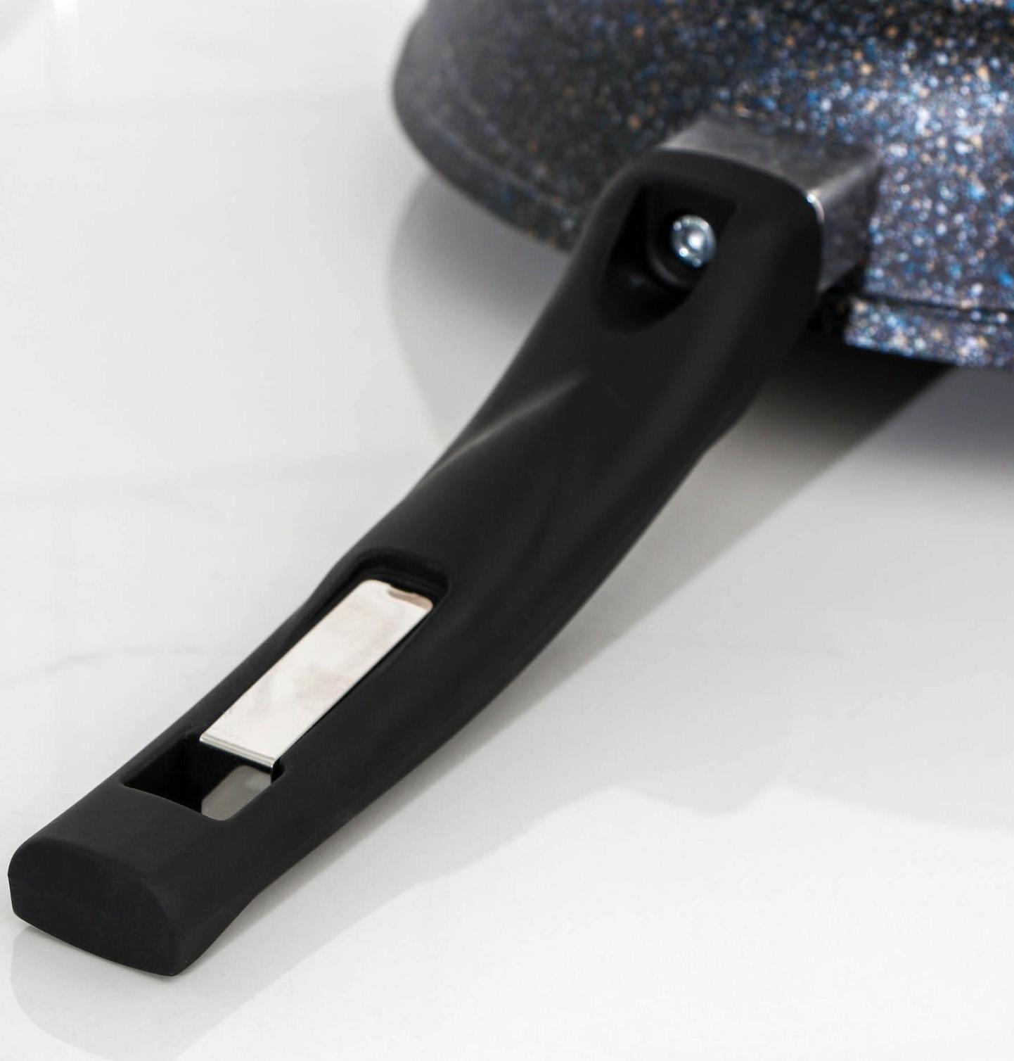 Сковорода «Гранит Star», d=24 см, стеклянная крышка, антипригарное покрытие, цвет чёрный