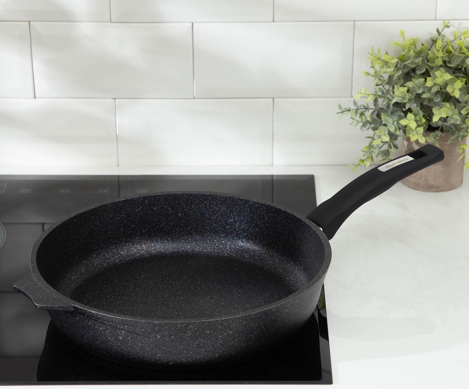 Сковорода «Гранит star», d=30 см, пластиковая ручка, антипригарное покрытие, цвет чёрный