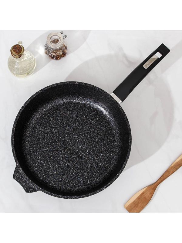 Сковорода «Гранит Star», d=28 см, пластиковая ручка, антипригарное покрытие, цвет чёрный