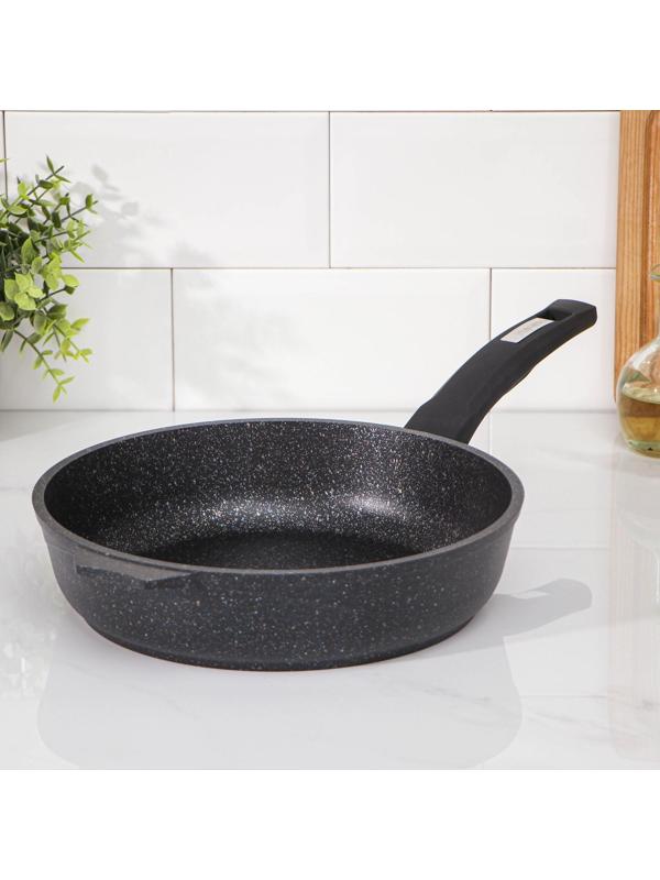 Сковорода «Гранит Star», d=26 см, пластиковая ручка, антипригарное покрытие, цвет чёрный