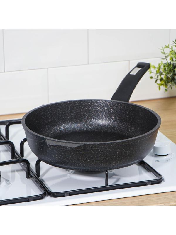 Сковорода «Гранит Star», d=26 см, пластиковая ручка, антипригарное покрытие, цвет чёрный