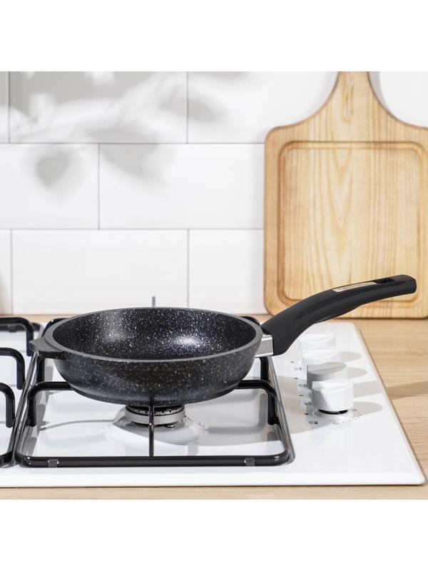 Сковорода «Гранит Star», d=18 см, пластиковая ручка, антипригарное покрытие, цвет чёрный