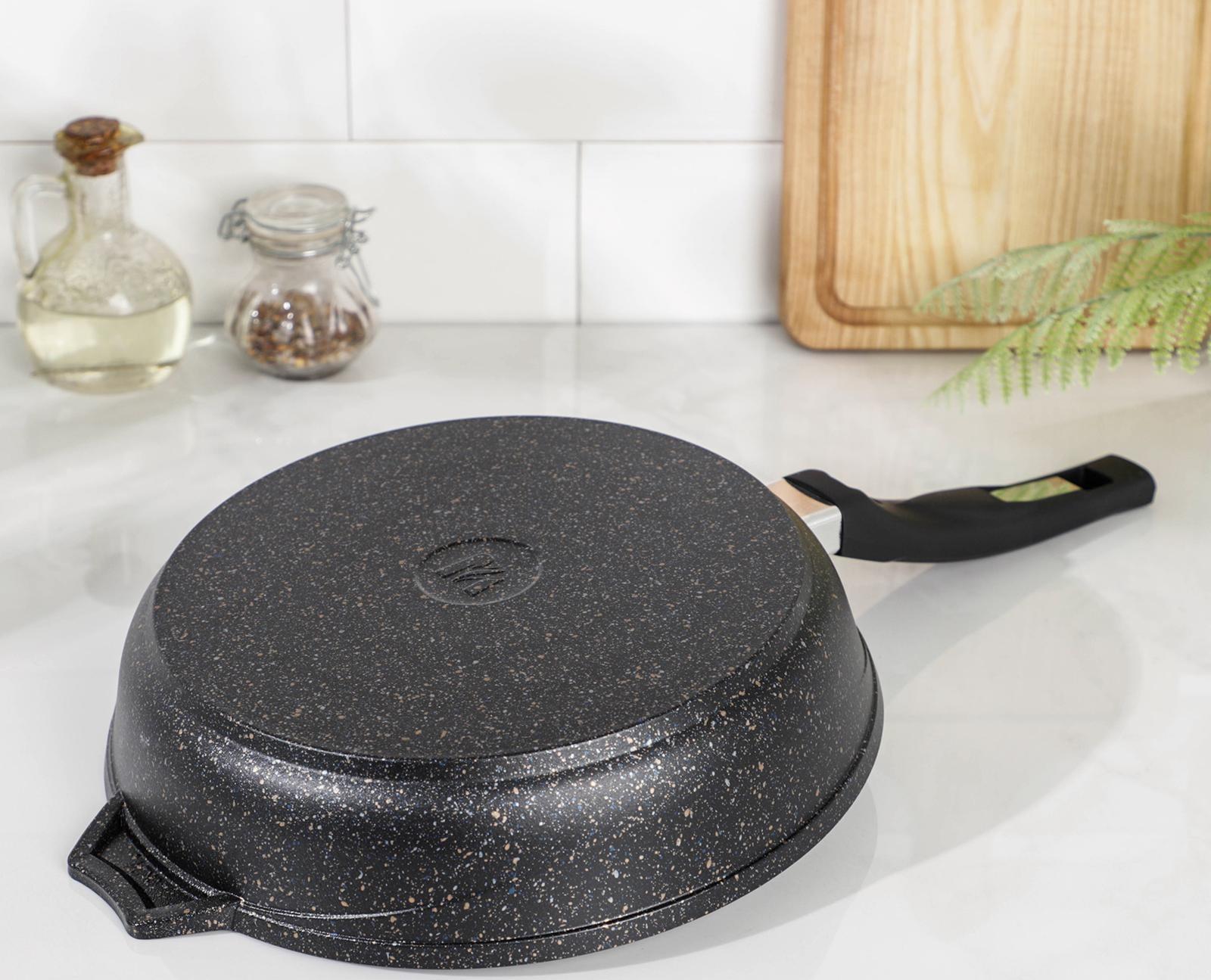 Сковорода «Гранит Star», d=24 см, пластиковая ручка, антипригарное покрытие, цвет чёрный