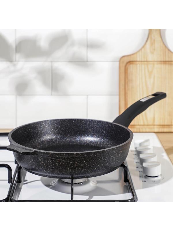 Сковорода «Гранит Star», d=24 см, пластиковая ручка, антипригарное покрытие, цвет чёрный
