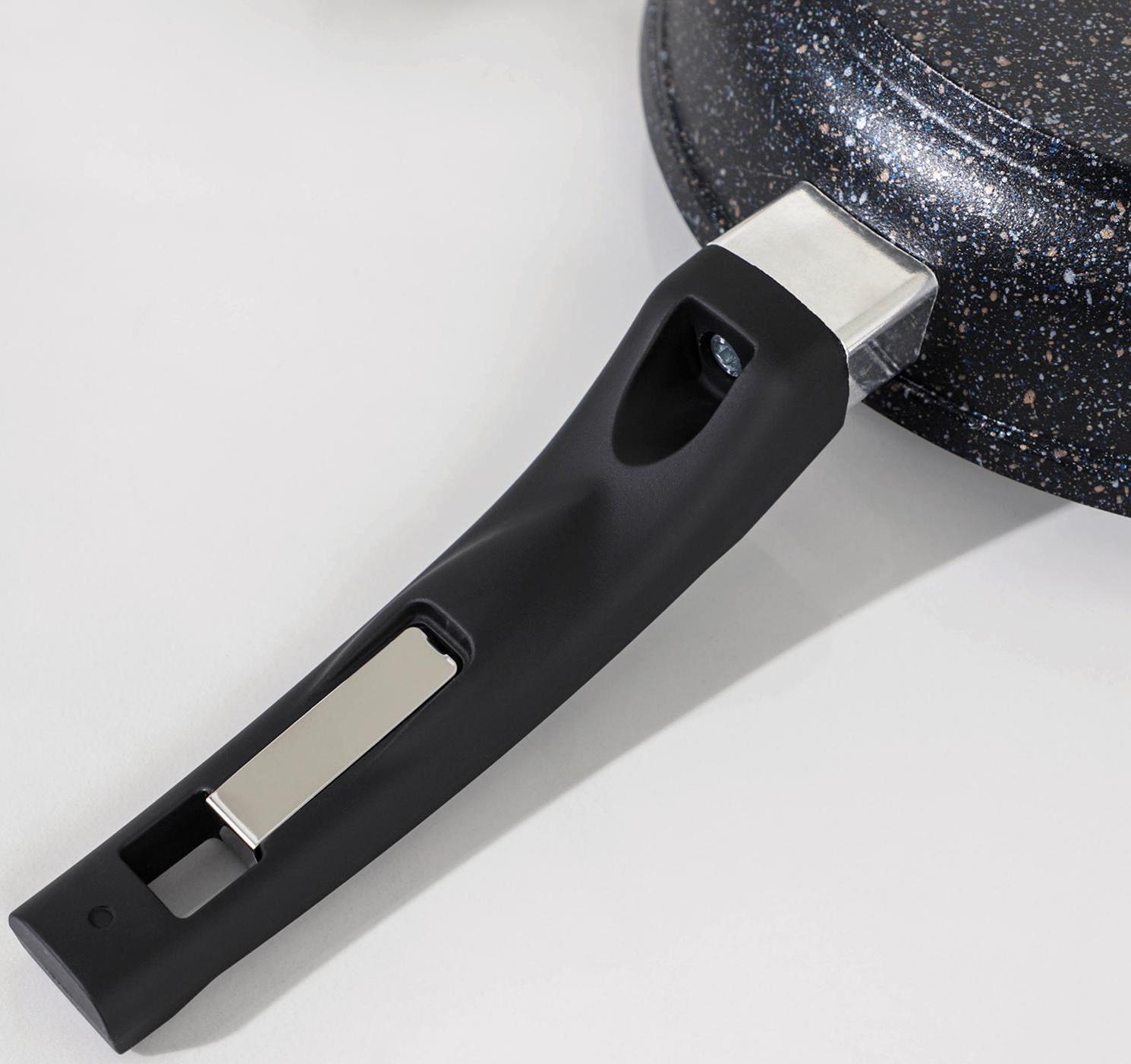 Сковорода «Гранит Star», d=22 см, пластиковая ручка, антипригарное покрытие, цвет чёрный