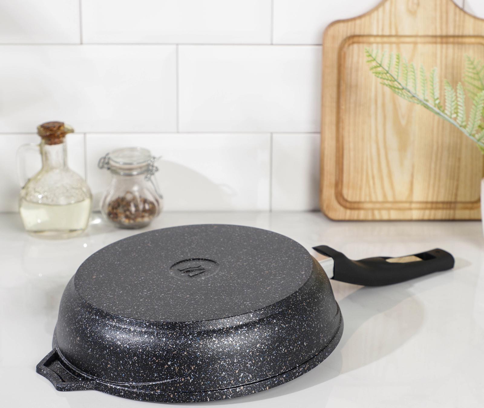 Сковорода «Гранит Star», d=22 см, пластиковая ручка, антипригарное покрытие, цвет чёрный