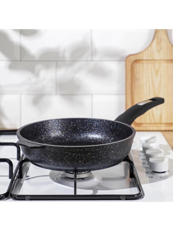 Сковорода «Гранит Star», d=22 см, пластиковая ручка, антипригарное покрытие, цвет чёрный
