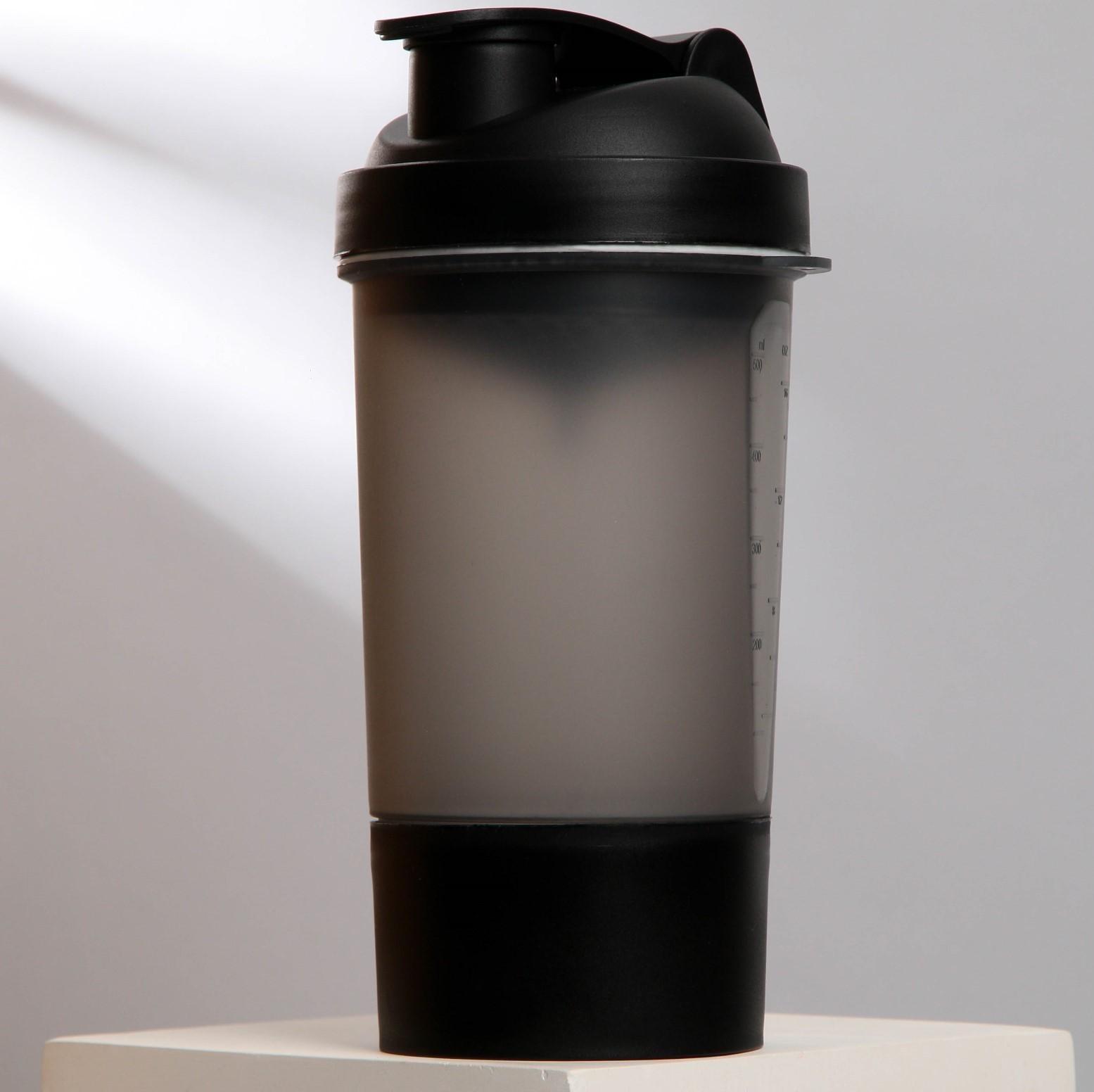 Шейкер спортивный с чашей под протеин, чёрный, 500 мл