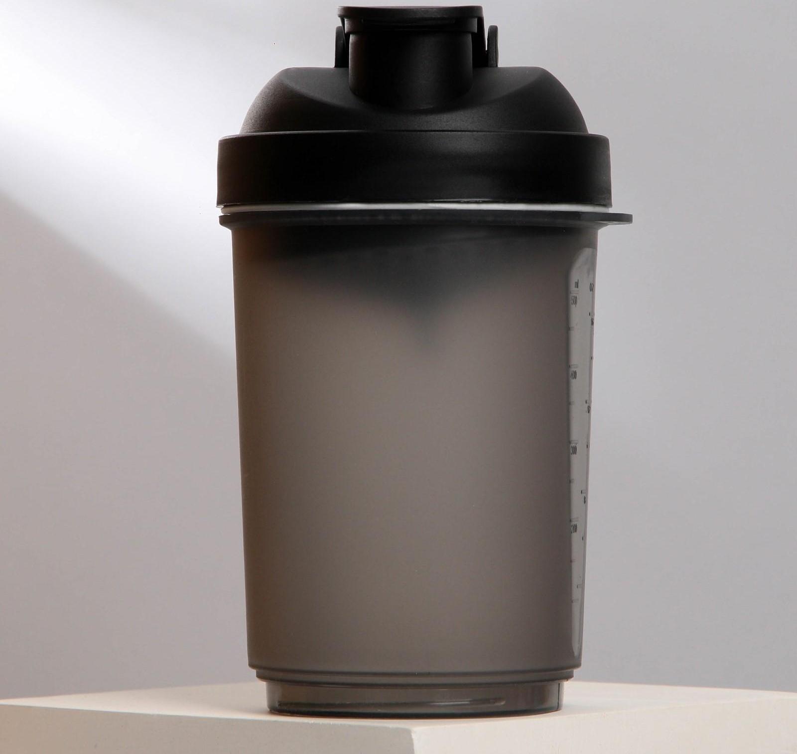 Шейкер спортивный с чашей под протеин, чёрный, 500 мл