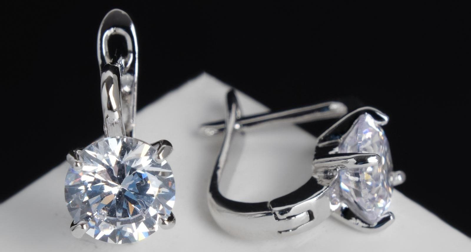 Серьги со стразами 