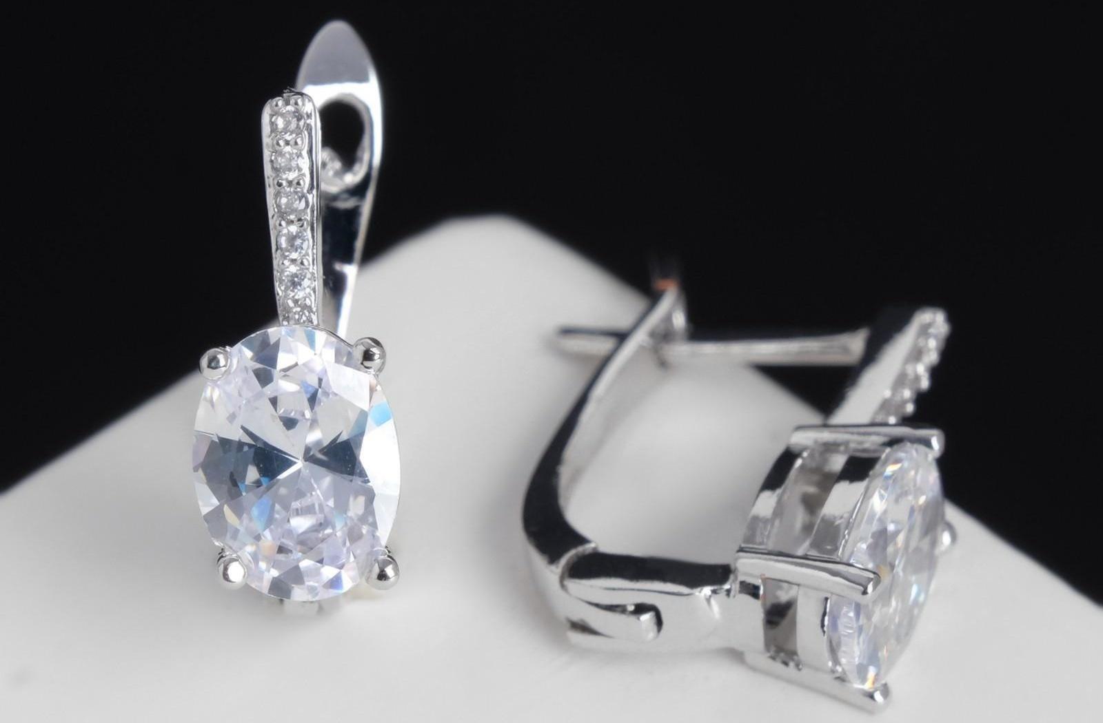 Серьги со стразами 