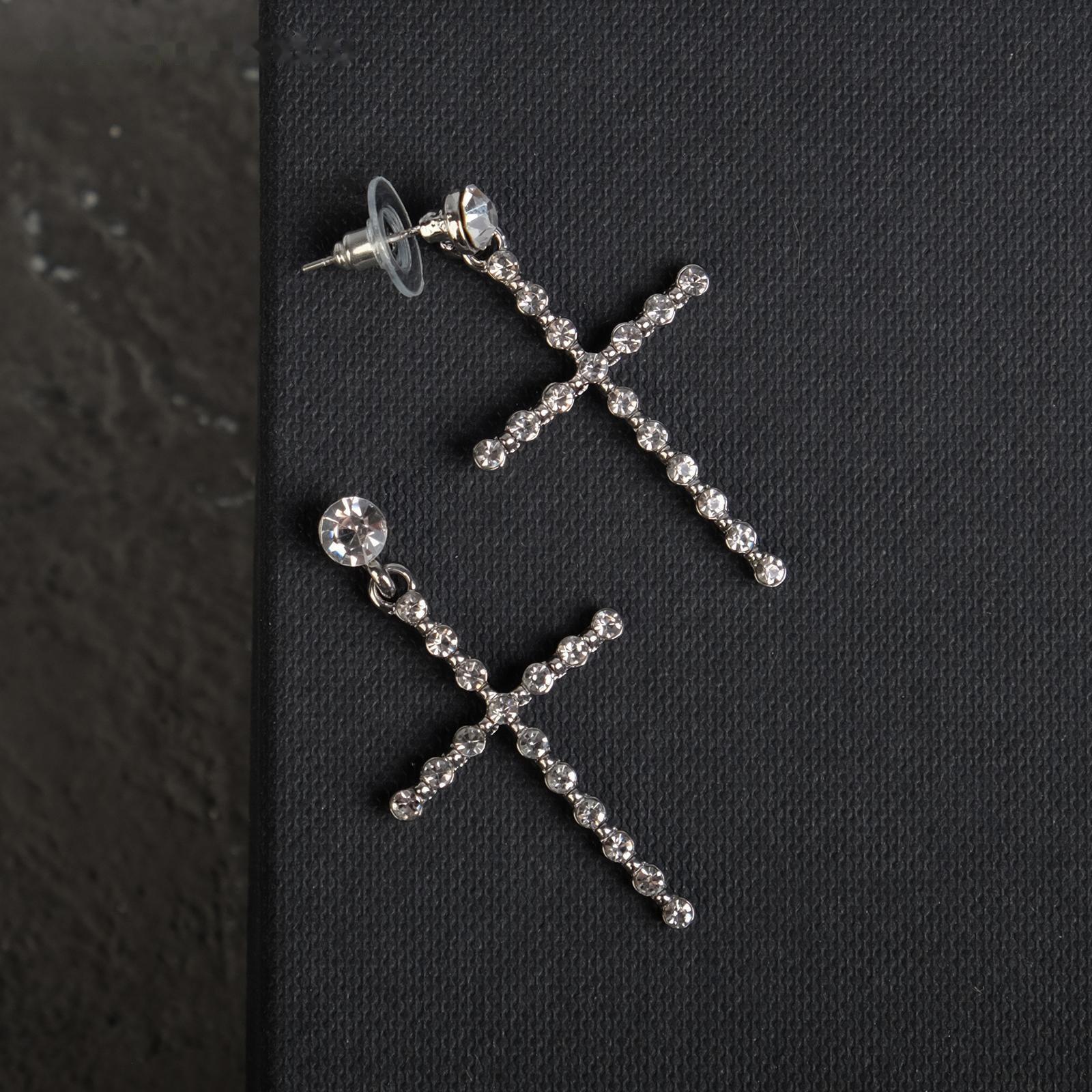 Серьги со стразами 