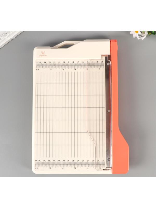 Резак для бумаги гильотинный “Рукоделие” 22см