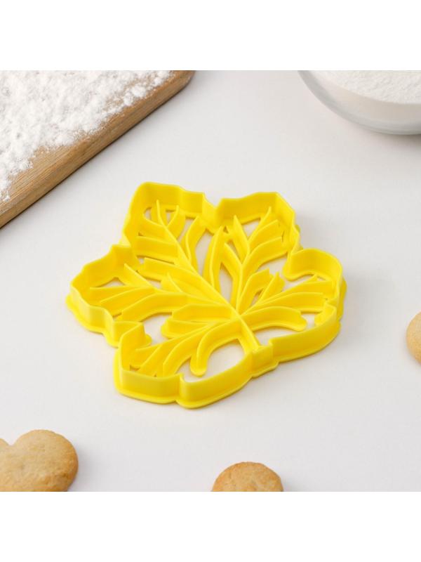 Форма для вырезки теста «Листочек», цвет жёлтый
